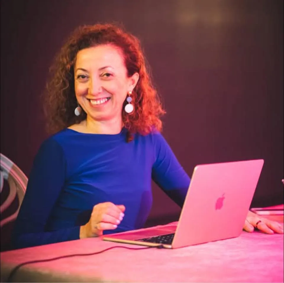 Burcu İris Tekin - Saturday